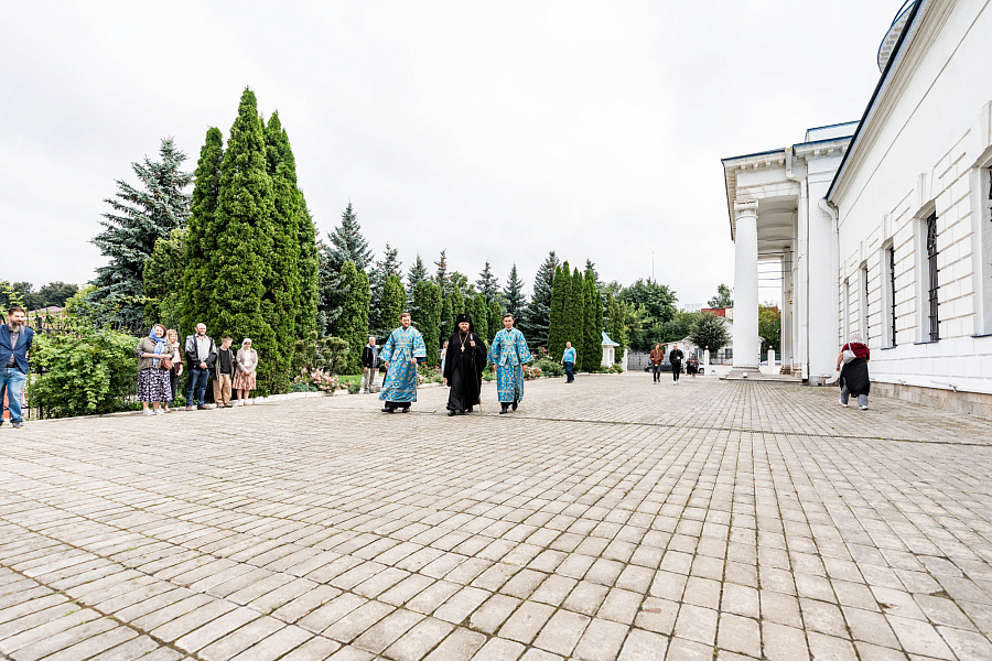 Архиерейское богослужение в соборе Николы Белого города Серпухова